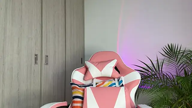 alesziarose  online show from 05-29-26, 10:05