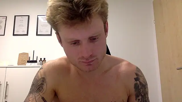 Fitlover1994 online show from 01-09-26, 07:48