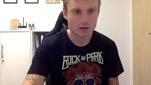 Fitlover1994 online show from 01-08-26, 02:56