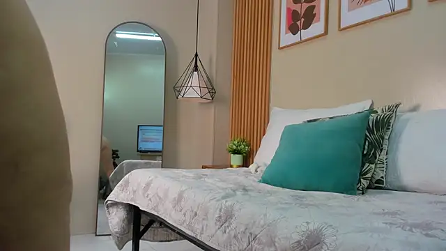 Dalila Najjar  online show from 01-13-26, 02:21