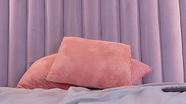 Snapshot of AmberStonne__ chatting on 04-11-26, 07:45 AmberStonne online show from 04-11-26, 07:45