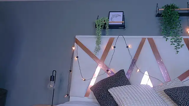 Snapshot of AmberStonne__ chatting on 02-25-26, 03:07 AmberStonne online show from 02-25-26, 03:07