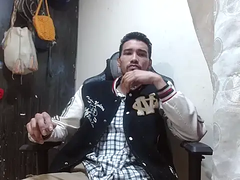 Calientes96 online show from 02-08-26, 03:59