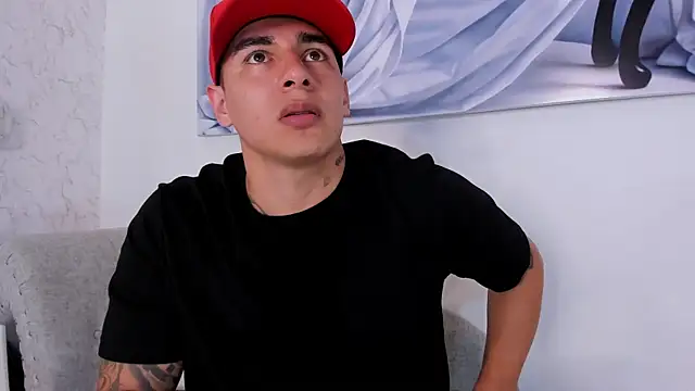 Snapshot of MassimoCo_ chatting on 02-17-26, 10:51 MassimoCo online show from 02-17-26, 10:51