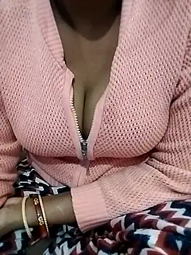 Lovely-Julie online show from 01-09-26, 05:36