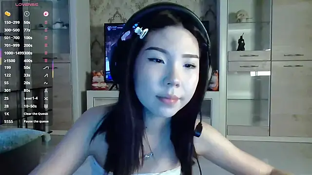 AprilOnilll online show from 02-25-26, 11:54