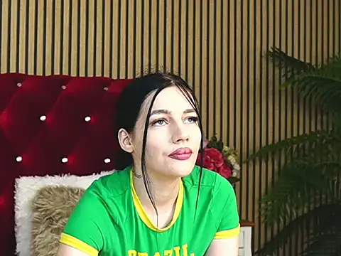 Snapshot of AmberCharm chatting on 01-15-26, 06:28 AmberCharm online show from 01-15-26, 06:28