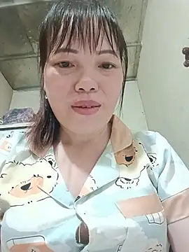 Snapshot of Sana-vn chatting on 06-12-26, 03:32 Sana-vn online show from 06-12-26, 03:32