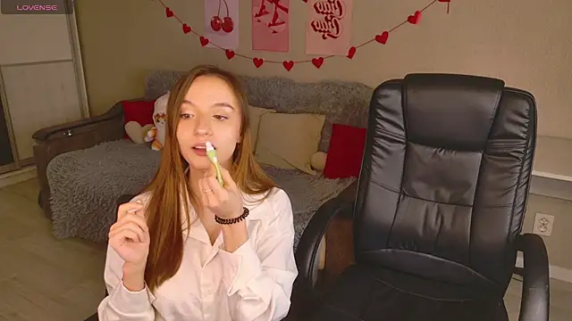 Candyy Molly online show from 01-14-26, 11:30