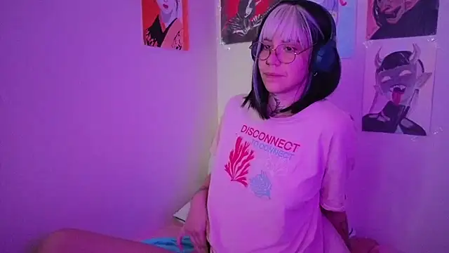 Dirty Pink online show from 07-16-26, 08:00