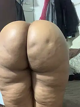 Xsexysnow33s online show from 06-24-26, 12:37