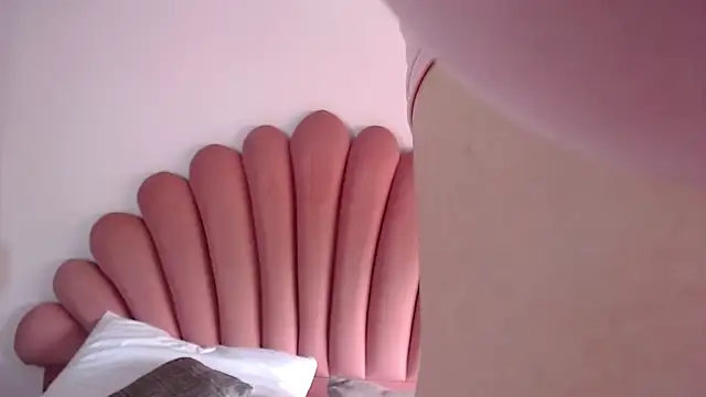 AnnaMitchells online show from 01-16-26, 04:55