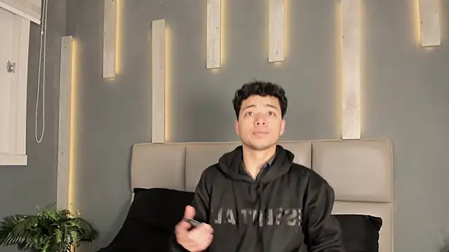 Snapshot of Matt_Wolf_ chatting on 01-12-26, 11:17 Matt Wolf online show from 01-12-26, 11:17