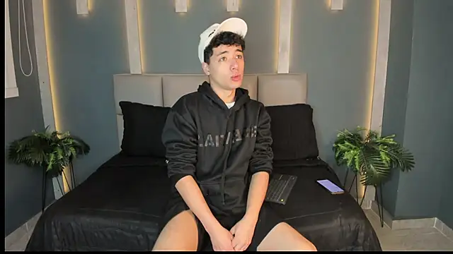 Snapshot of Matt_Wolf_ chatting on 01-15-26, 11:24 Matt Wolf online show from 01-15-26, 11:24