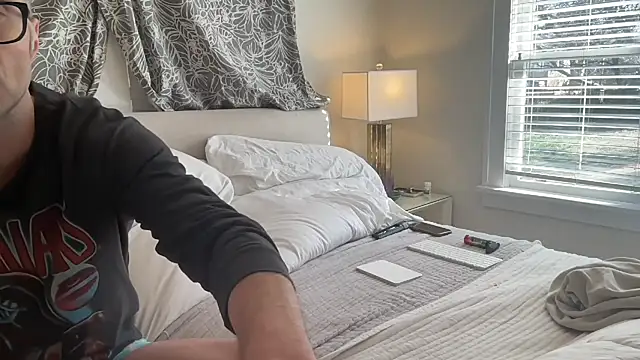 Snapshot of wolverinedream chatting on 02-21-26, 09:06 wolverinedream online show from 02-21-26, 09:06