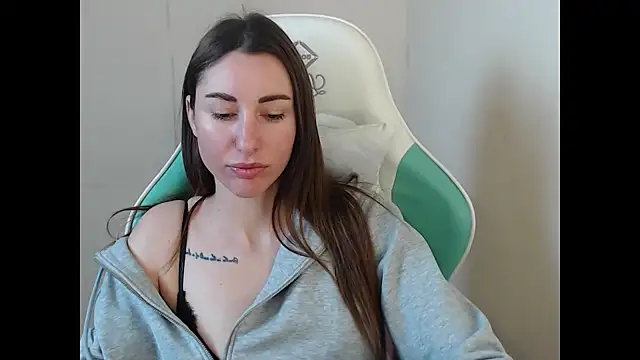 cammila horn online show from 01-13-26, 12:42