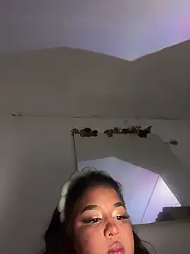 Isabella Belmont online show from 02-14-26, 06:57