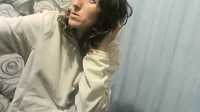  wolfxsnowy  online show from 05-14-26, 06:10