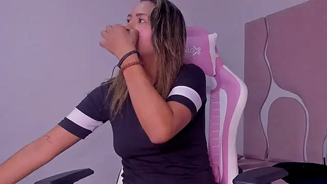 Snapshot of sharithasm chatting on 02-18-26, 08:38 sharithasm online show from 02-18-26, 08:38