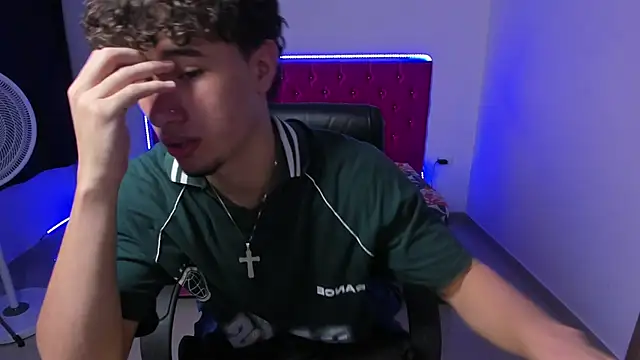 Snapshot of jean_burns chatting on 02-14-26, 07:14 jean burns online show from 02-14-26, 07:14