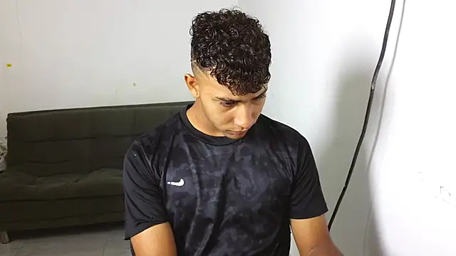 Snapshot of naugthy_boy88 chatting on 04-10-26, 06:04 naugthy boy88 online show from 04-10-26, 06:04