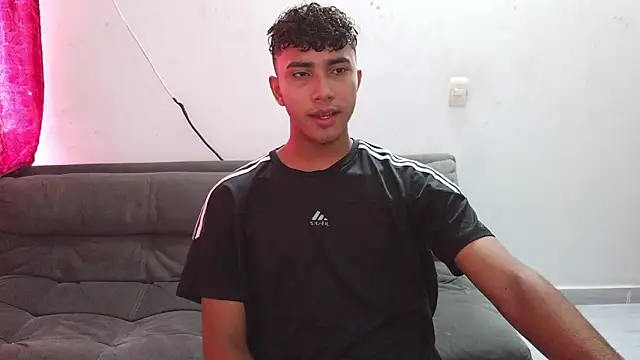 Snapshot of naugthy_boy88 chatting on 03-13-26, 02:33 naugthy boy88 online show from 03-13-26, 02:33