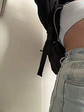 TaylorrHill online show from 04-08-26, 08:10