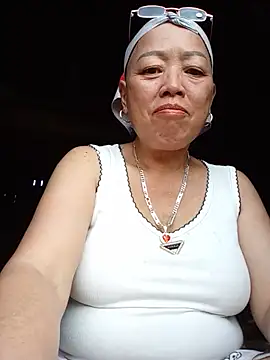 Snapshot of Agnes-baby chatting on 07-03-26, 11:17 Agnes-baby online show from 07-03-26, 11:17