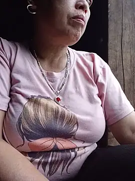 Snapshot of Agnes-baby chatting on 06-29-26, 11:26 Agnes-baby online show from 06-29-26, 11:26