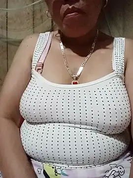 Snapshot of Agnes-baby chatting on 06-28-26, 02:12 Agnes-baby online show from 06-28-26, 02:12