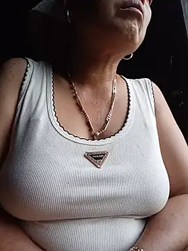 Snapshot of Agnes-baby chatting on 07-02-26, 10:38 Agnes-baby online show from 07-02-26, 10:38