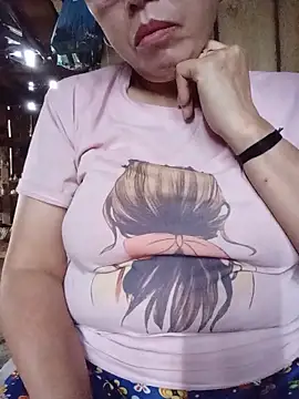 Snapshot of Agnes-baby chatting on 06-17-26, 03:17 Agnes-baby online show from 06-17-26, 03:17