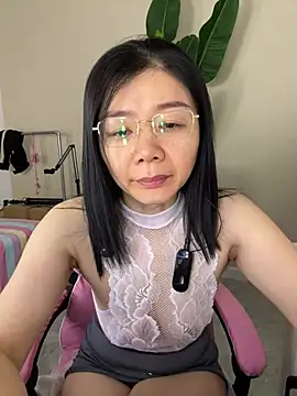 Snapshot of lukee666 chatting on 02-13-26, 01:49 lukee666 online show from 02-13-26, 01:49