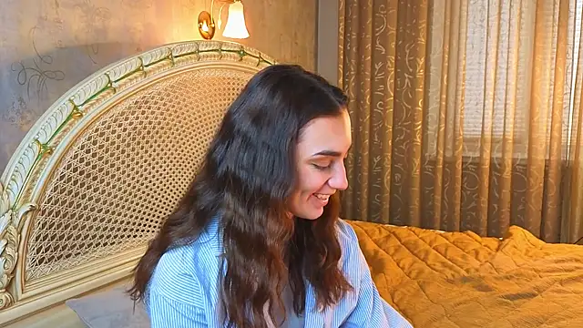 MinnaShummon online show from 01-12-26, 10:11