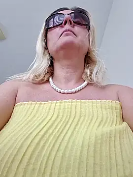 Amelia9798 online show from 04-26-26, 02:03