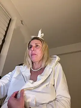 Amelia9798 online show from 01-14-26, 07:50