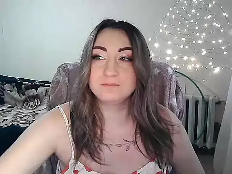 Snapshot of FoxyAnn12 chatting on 01-11-26, 12:23 FoxyAnn12 online show from 01-11-26, 12:23