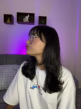 Iam Lyan  online show from 03-29-26, 06:42