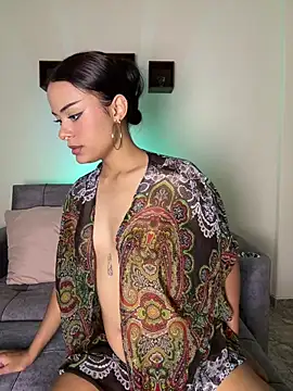 Iam Lyan  online show from 05-30-26, 10:15