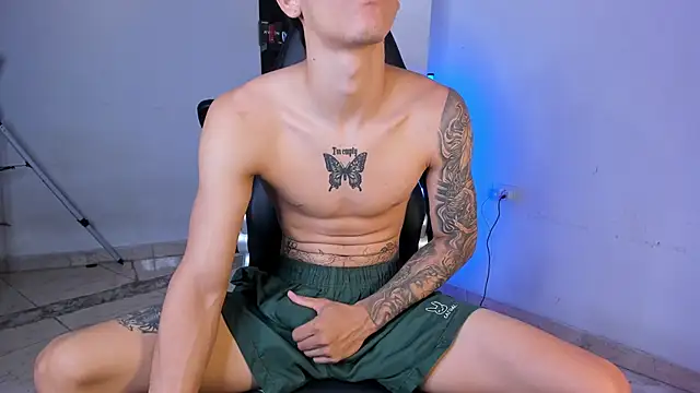 SnakeVelvet online show from 01-13-26, 06:06