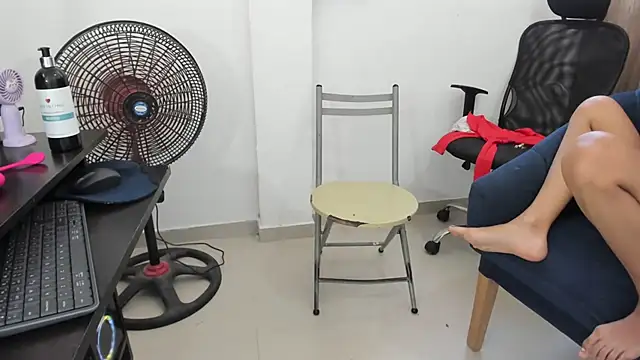 saskya13 online show from 02-12-26, 04:18