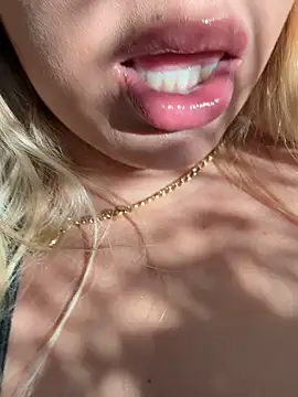 Snapshot of hexaxex chatting on 03-19-26, 09:26 hexaxex online show from 03-19-26, 09:26