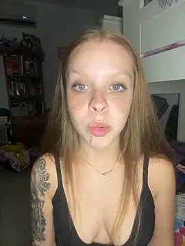 Snapshot of Piaaa3 chatting on 02-10-26, 04:44 Piaaa3 online show from 02-10-26, 04:44