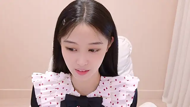 Snapshot of iiiiiiiiiu chatting on 05-24-26, 01:44 iiiiiiiiiu online show from 05-24-26, 01:44