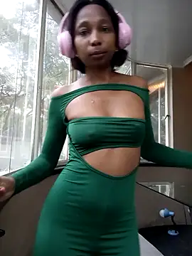 ExtraDoll online show from 04-24-26, 07:32
