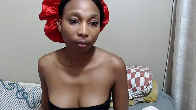 Snapshot of ExtraDoll chatting on 02-15-26, 07:51 ExtraDoll online show from 02-15-26, 07:51