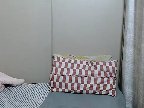 Snapshot of ExtraDoll chatting on 02-15-26, 06:14 ExtraDoll online show from 02-15-26, 06:14