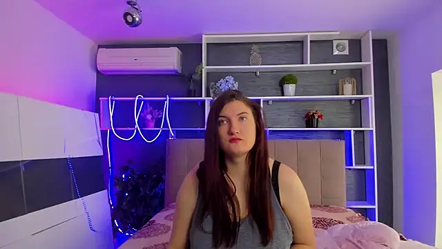 StephieRousee online show from 02-05-26, 06:42