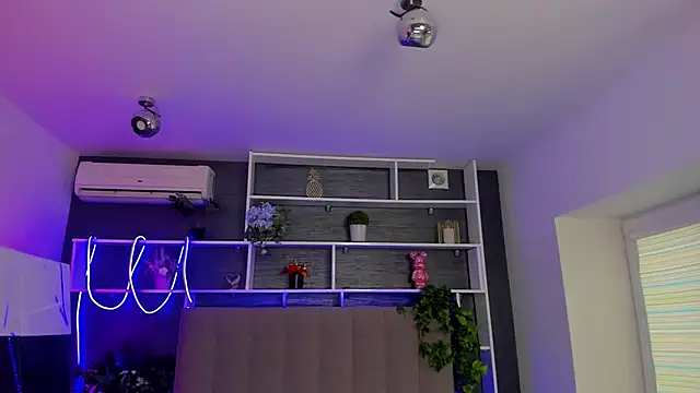 StephieRousee online show from 02-24-26, 06:14