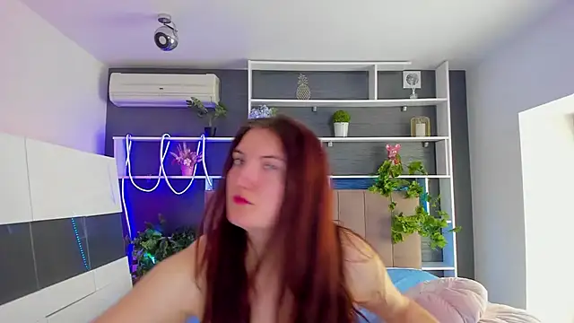 StephieRousee online show from 03-16-26, 06:28